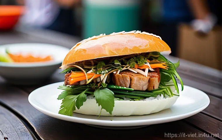 베트남 요리 클래스 - A beautifully composed platter of Vietnamese fresh spring rolls (Goi Cuon), showcasing their translu...